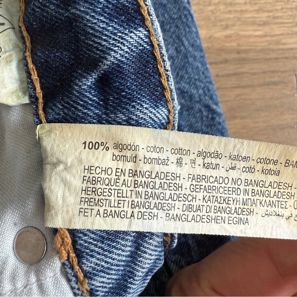 Zara High Rise Mom Fit Acid Wash Jeans - Picture 6 of 6